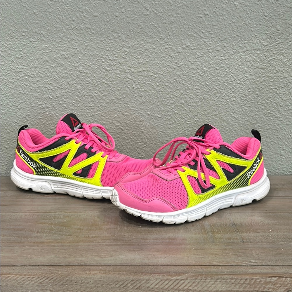 Women Reebok Sneakers Size 5